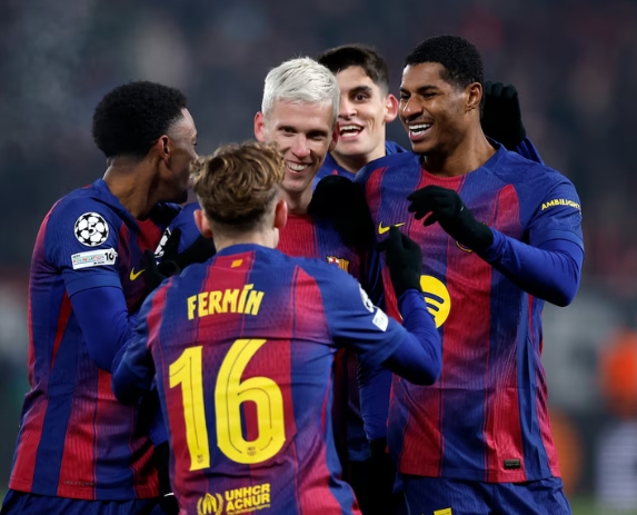 Slavia Parague বিপক্ষে ম্যাচে পিছিয়ে পড়েও ৪–২ গোলের জয় তুলে নেওয়া বার্সেলোনার খেলোয়াড়রা