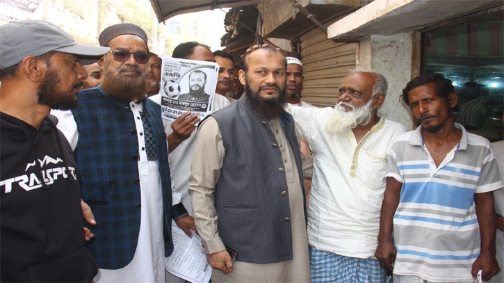 নারায়ণগঞ্জ-৫ আসনে সমান প্রতিযোগিতার পরিবেশ, মাকসুদ বক্তব্য দিচ্ছেন